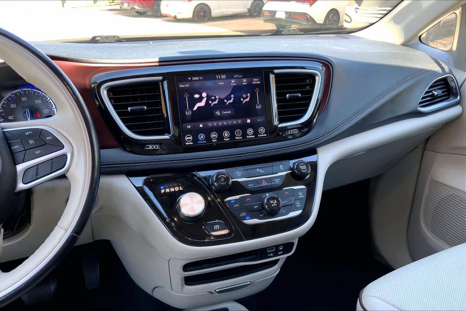 Used 2020 Chrysler Pacifica Limited FWD image 7
