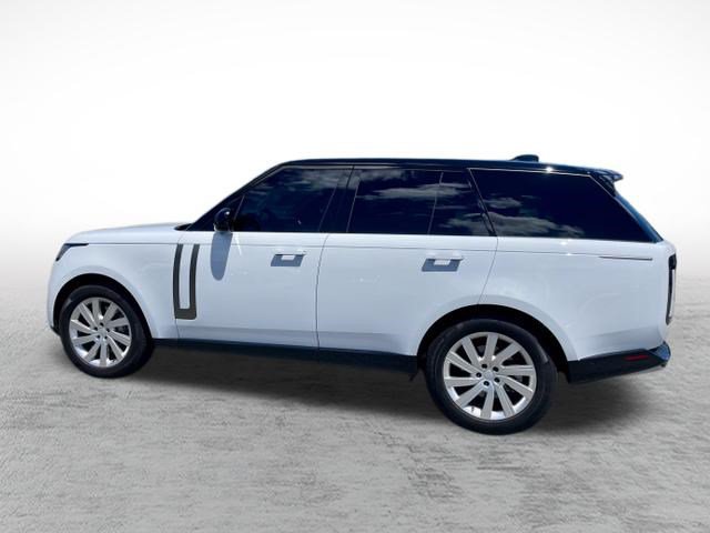 Used 2025 Land Rover Range Rover SE AWD/4WD image 5