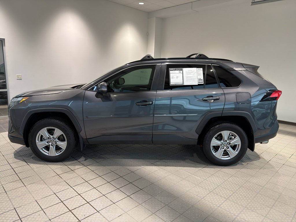 Used 2022 Toyota RAV4 XLE image 2