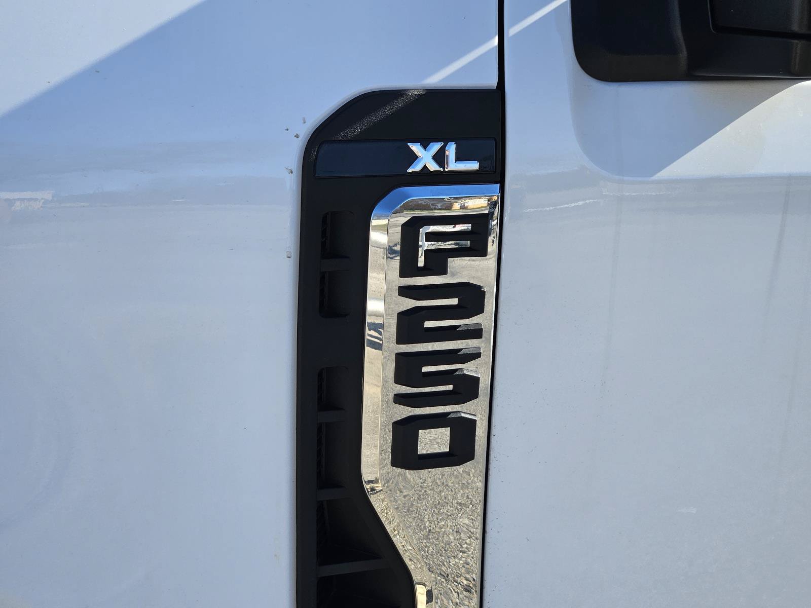 New 2026 Ford F250 XL w/ FX4 Off-Road Package AWD/4WD image 5