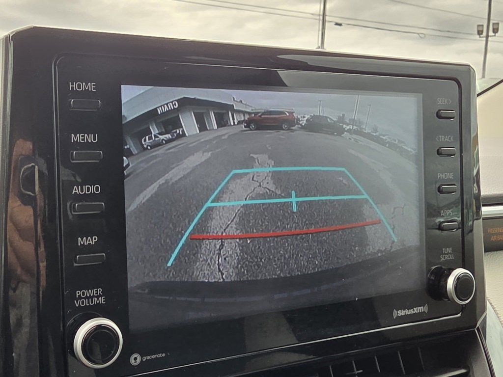 Used 2022 Toyota Corolla LE image 16