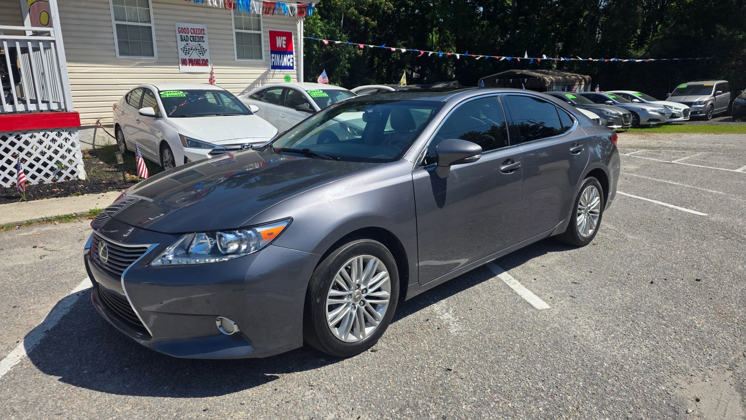 Used 2013 Lexus ES 350 w/ Luxury Pkg FWD image 2