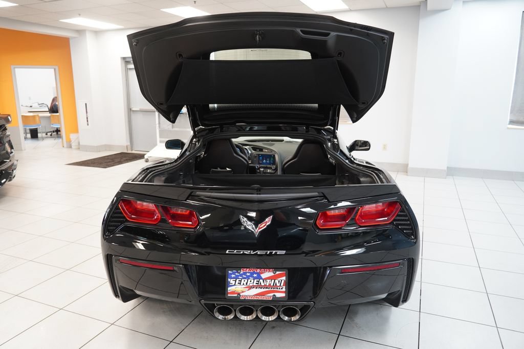 Used 2017 Chevrolet Corvette Stingray Coupe RWD image 9