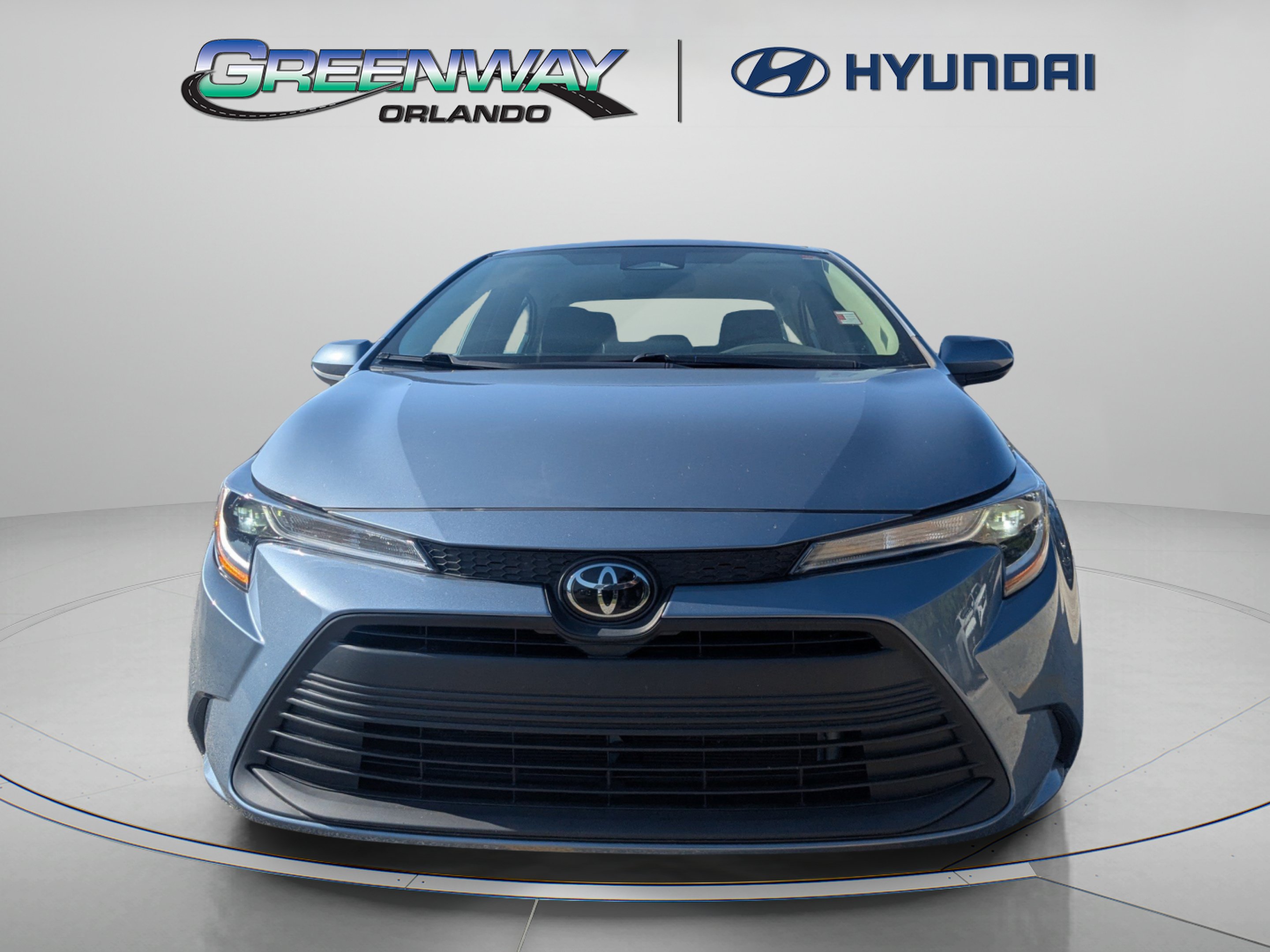 Used 2024 Toyota Corolla LE FWD image 2