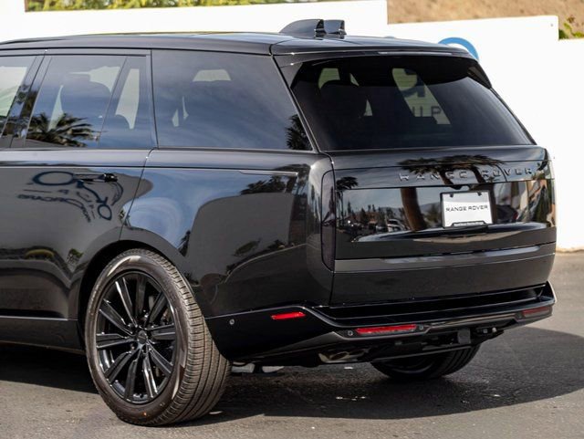 New 2026 Land Rover Range Rover SE image 10