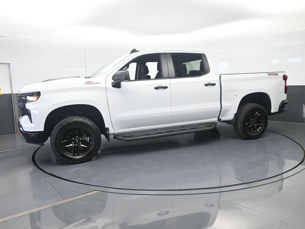 Used 2024 Chevrolet Silverado 1500 Custom Trail Boss AWD/4WD image 2