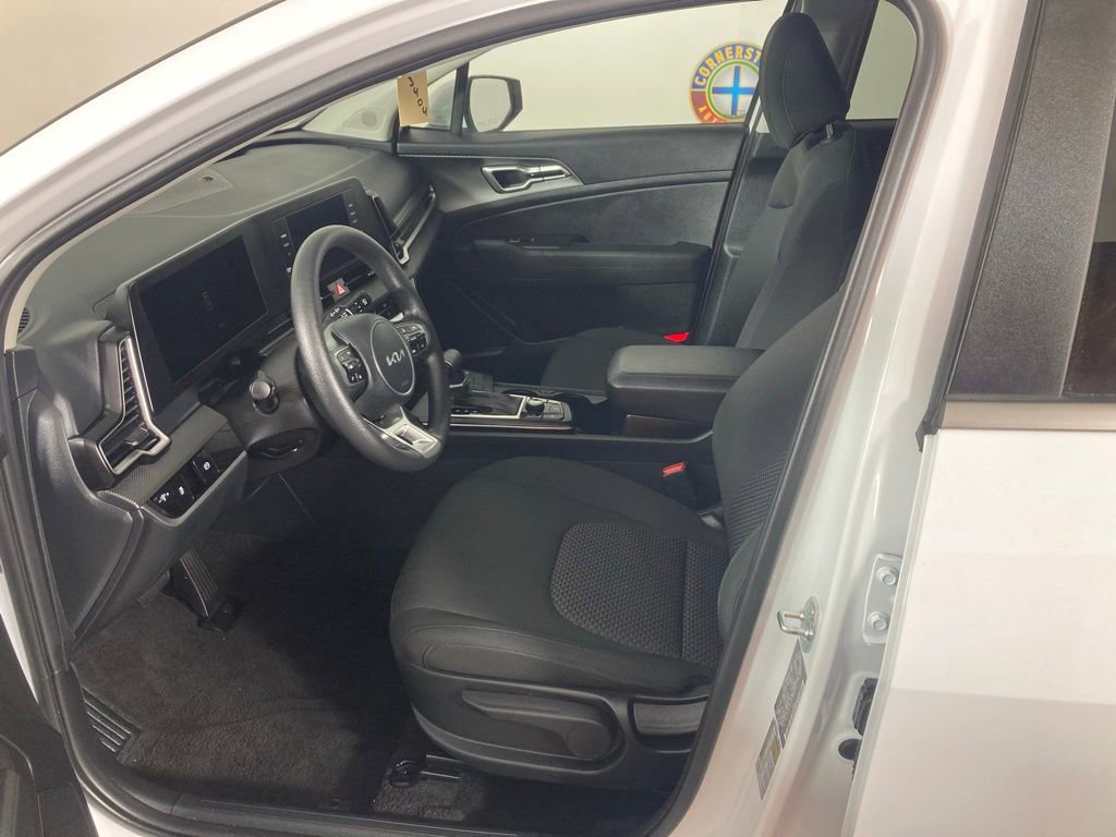 Certified 2025 Kia Sportage LX AWD/4WD image 12