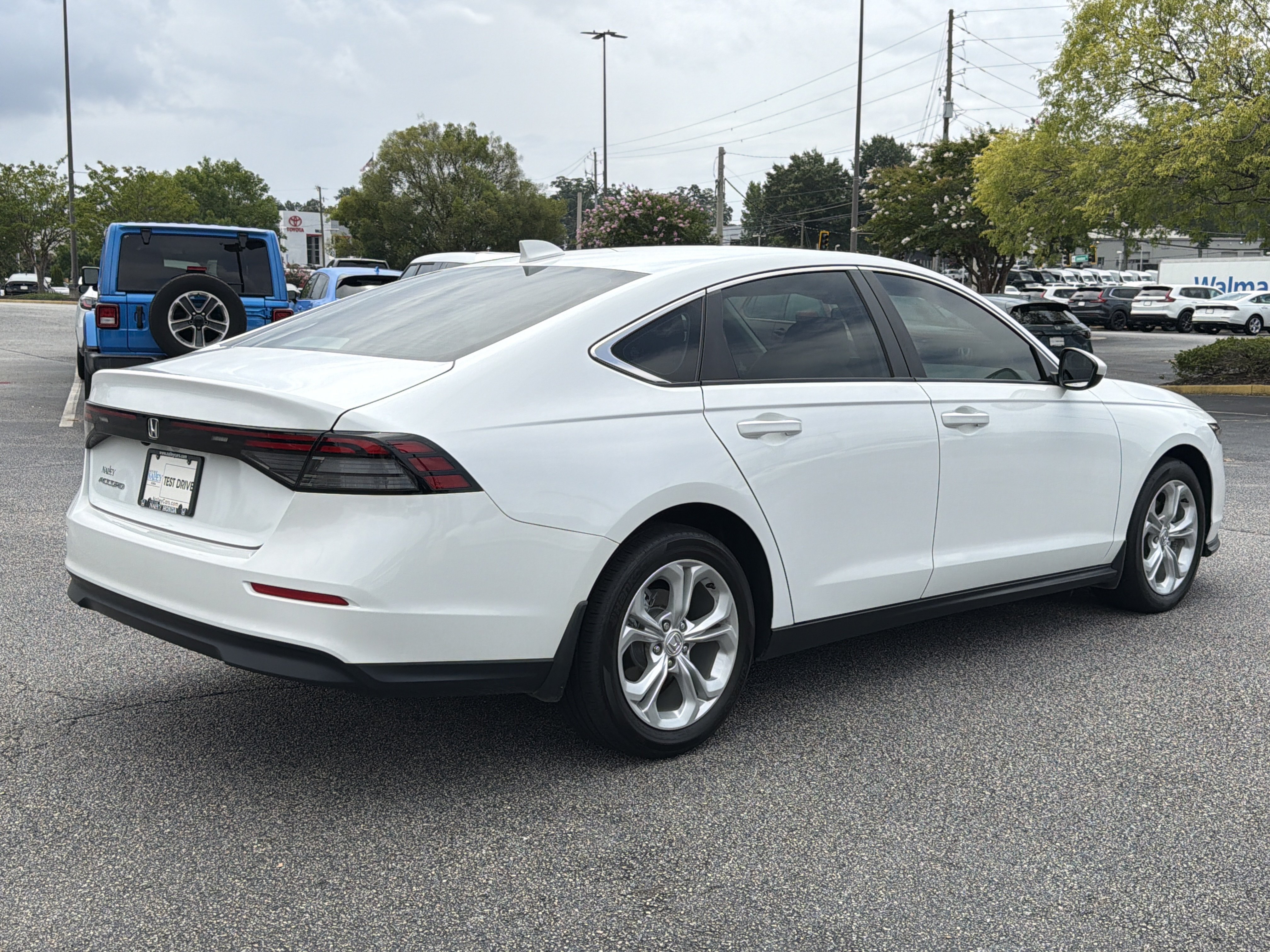 Used 2024 Honda Accord LX image 6