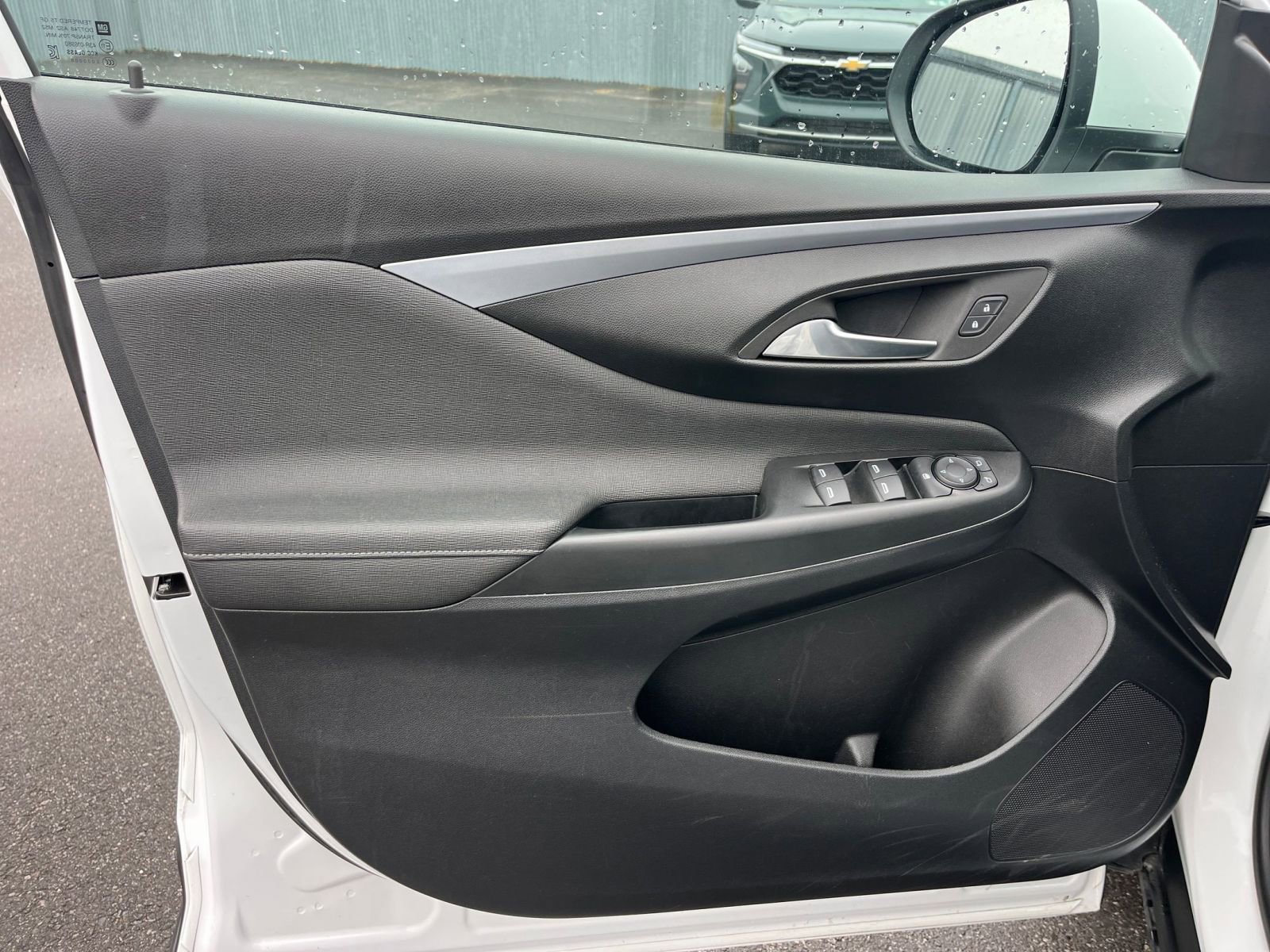 Used 2025 Buick Envista Preferred image 18