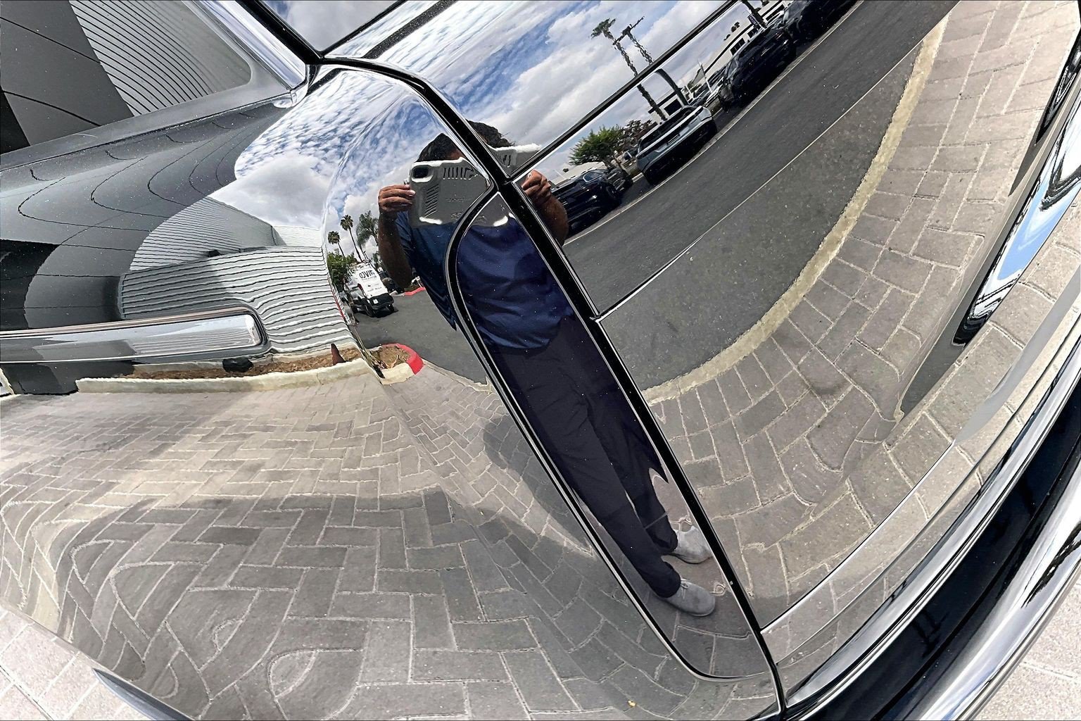Used 2025 Land Rover Range Rover SE AWD/4WD image 28
