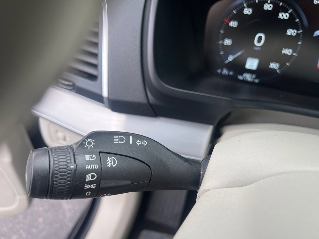 Used 2016 Volvo XC90 T5 Momentum image 19