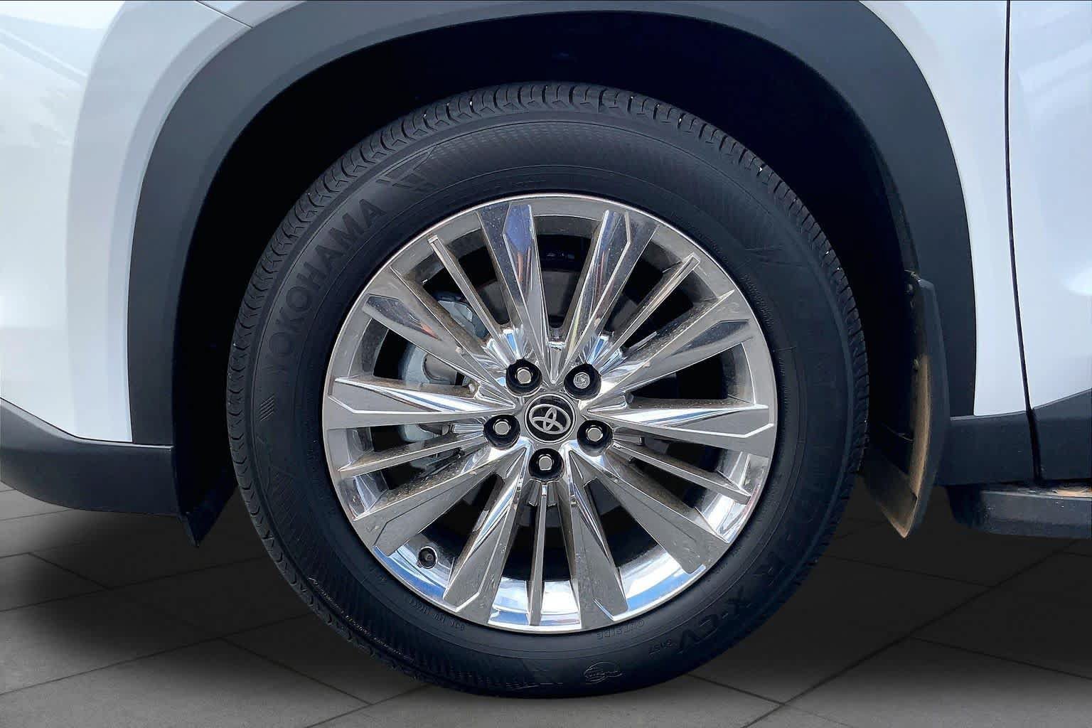 Used 2026 Toyota Grand Highlander AWD image 11