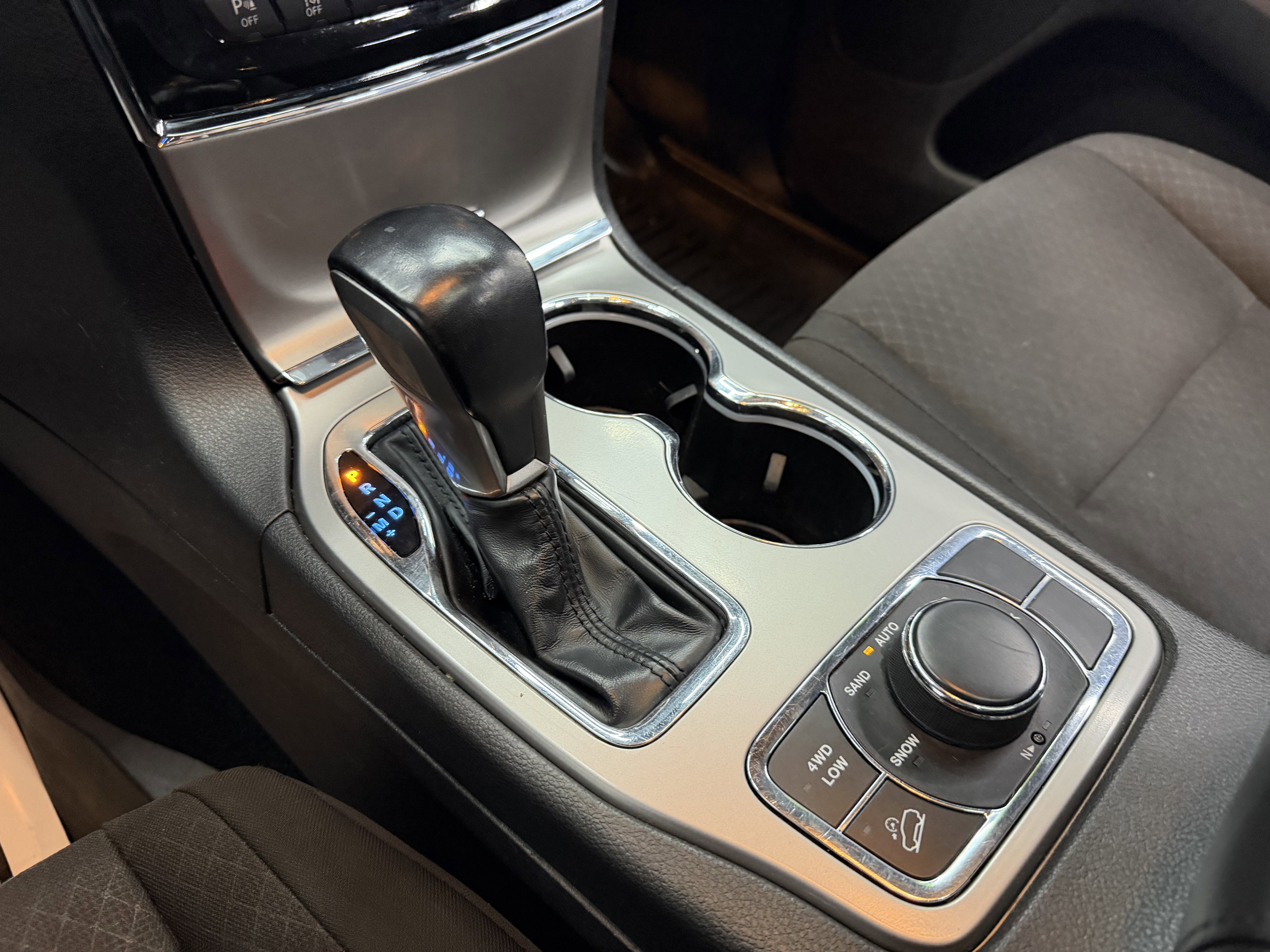 Used 2021 Jeep Grand Cherokee Laredo image 20