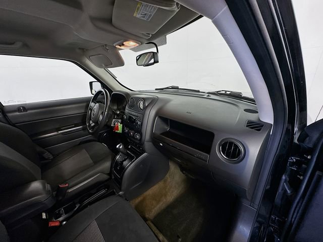 Used 2016 Jeep Patriot Latitude w/ Mopar Trailer Tow Group image 24