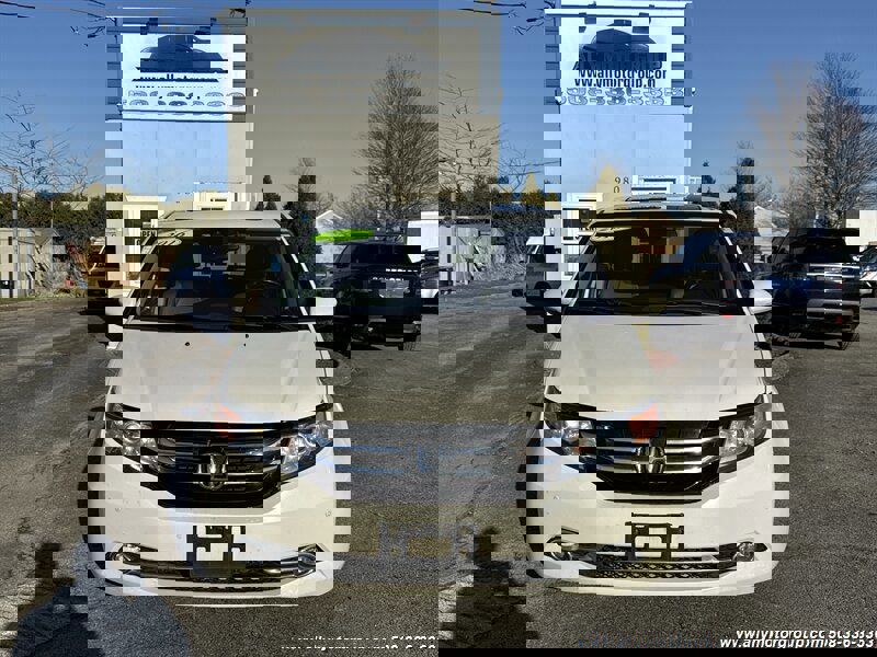 Used 2016 Honda Odyssey Touring Elite image 2