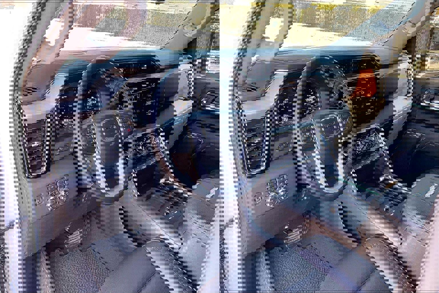 Used 2025 GMC Sierra 2500 Denali w/ Technology Package image 15