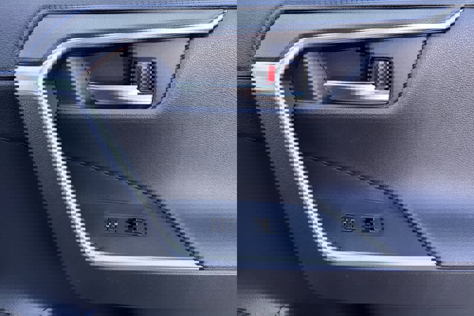 Used 2020 Toyota RAV4 XSE image 19