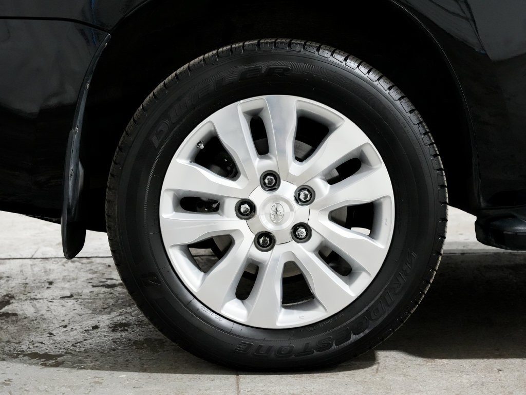 Used 2017 Toyota Sequoia Platinum RWD image 50