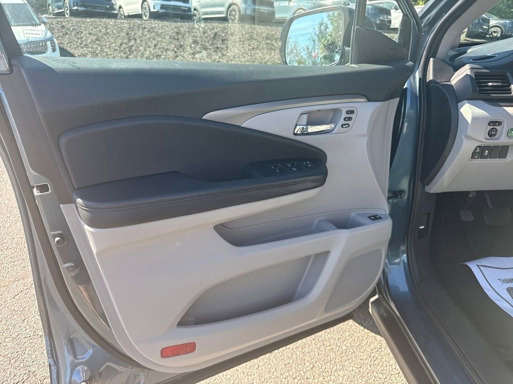 Used 2022 Honda Pilot Special Edition image 11