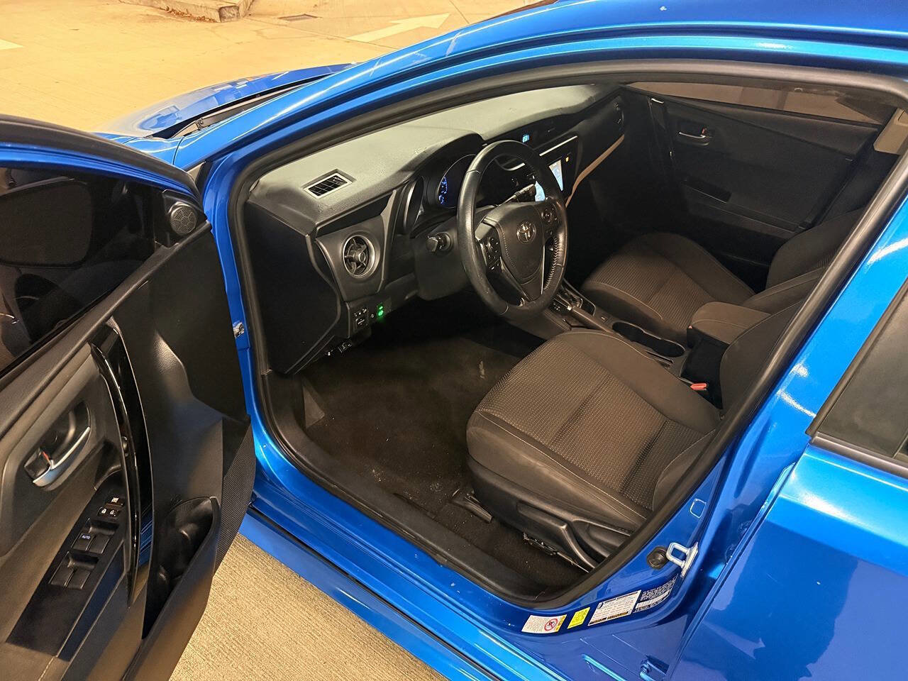 Used 2018 Toyota Corolla iM w/ Carpet Mat Package (TMS) image 14