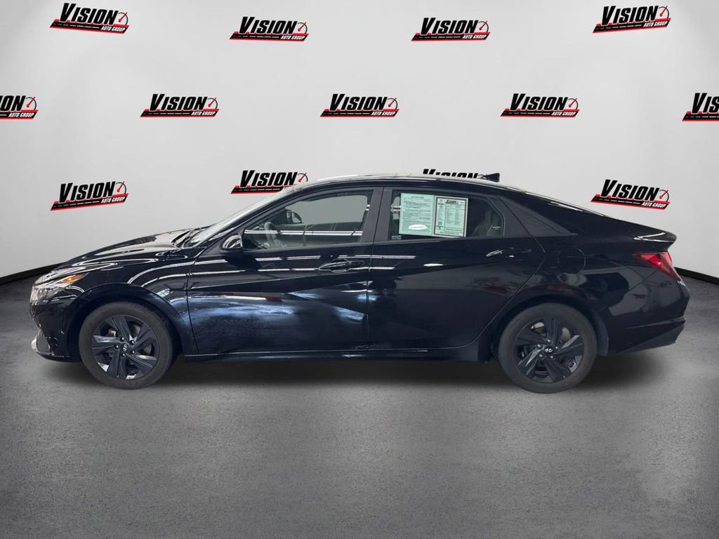 Used 2022 Hyundai Elantra SEL w/ Preferred Accessory Package image 8