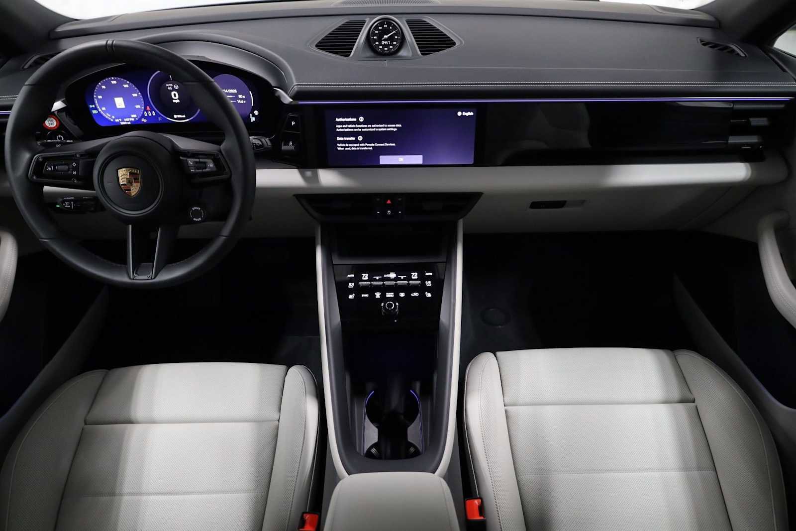 Certified 2025 Porsche Macan Electric image 26