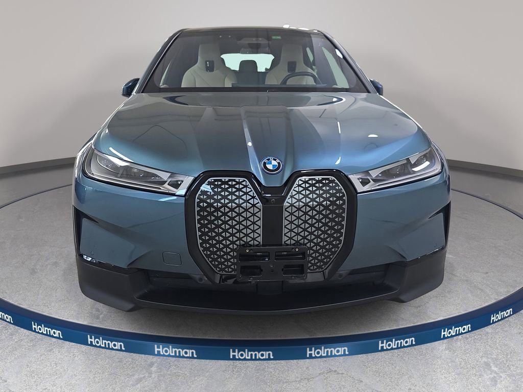 Used 2024 BMW iX xDrive50 image 3