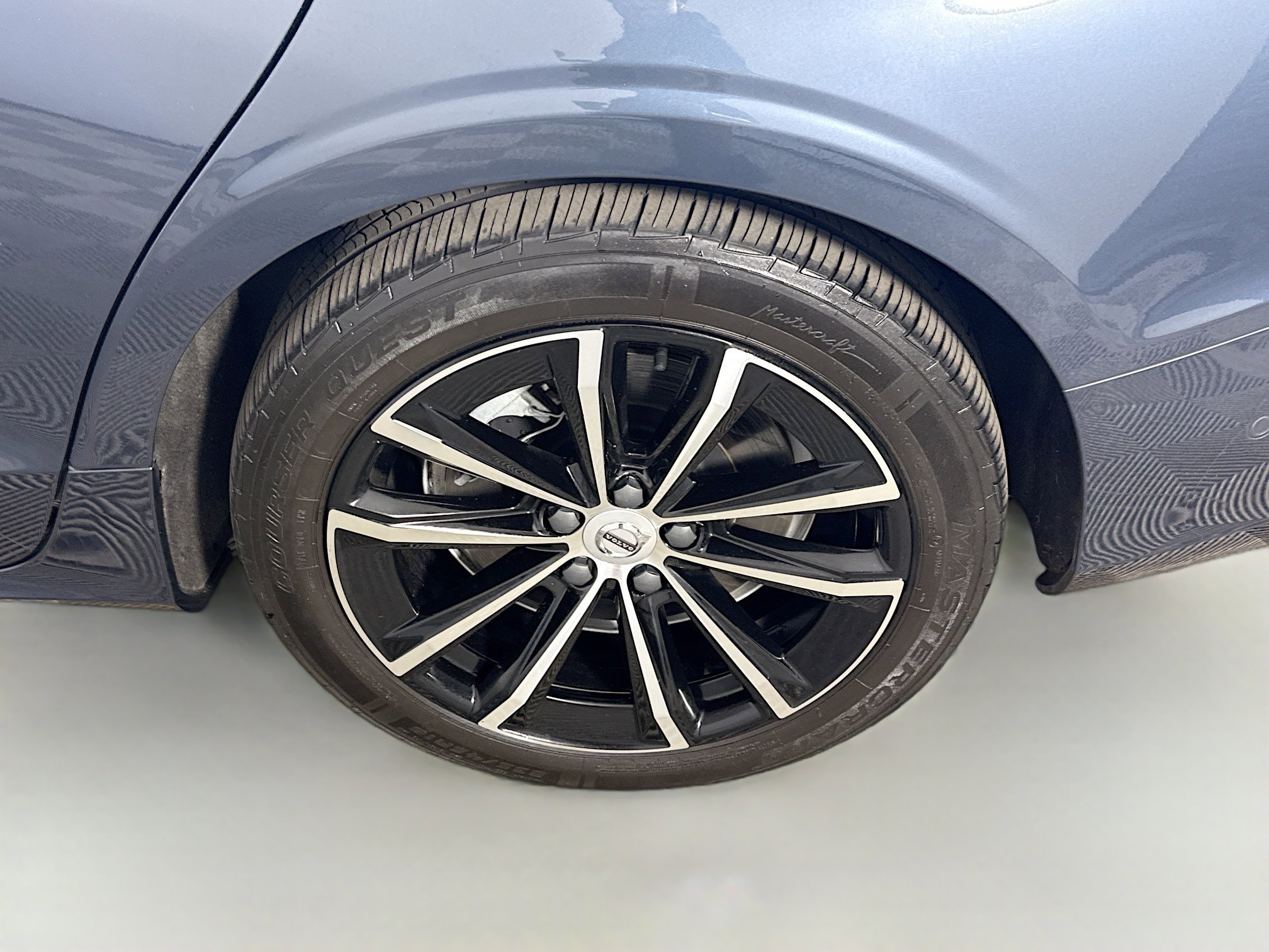 Used 2023 Volvo S60 T8 Plus image 37