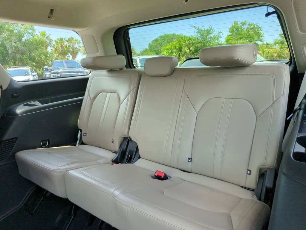 Used 2024 Ford Expedition Limited AWD/4WD image 23