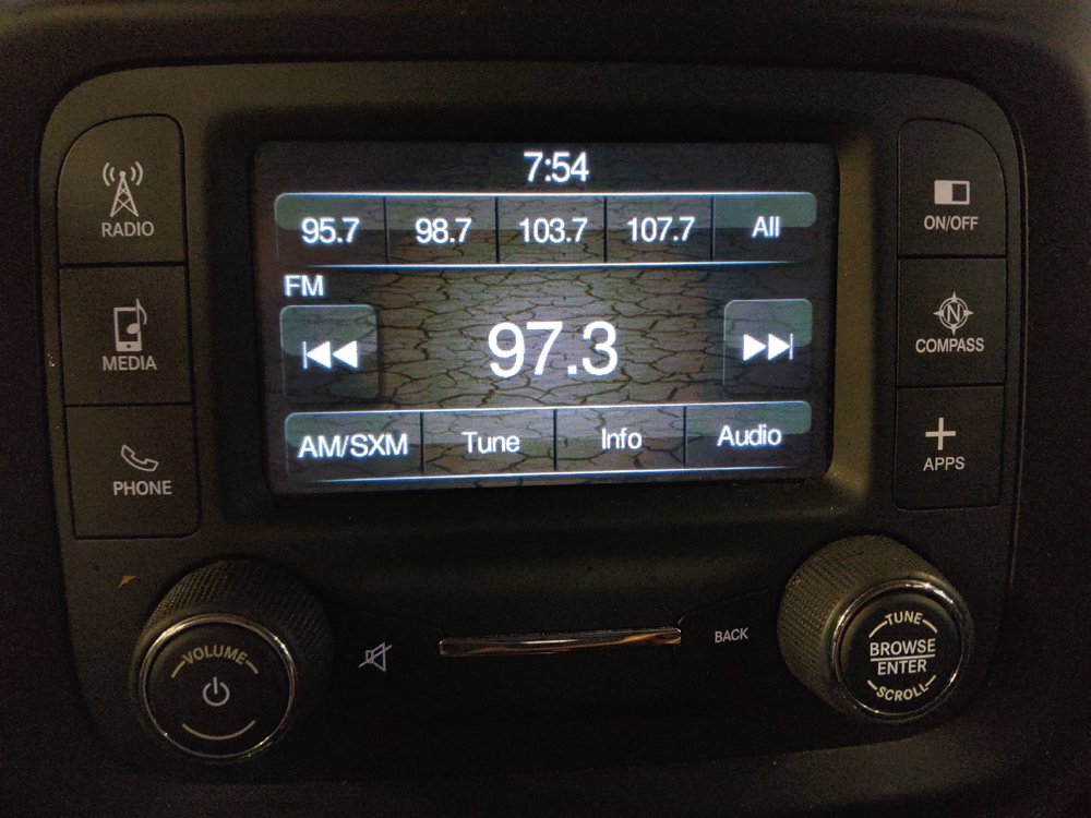 Used 2017 Jeep Renegade Latitude FWD image 25
