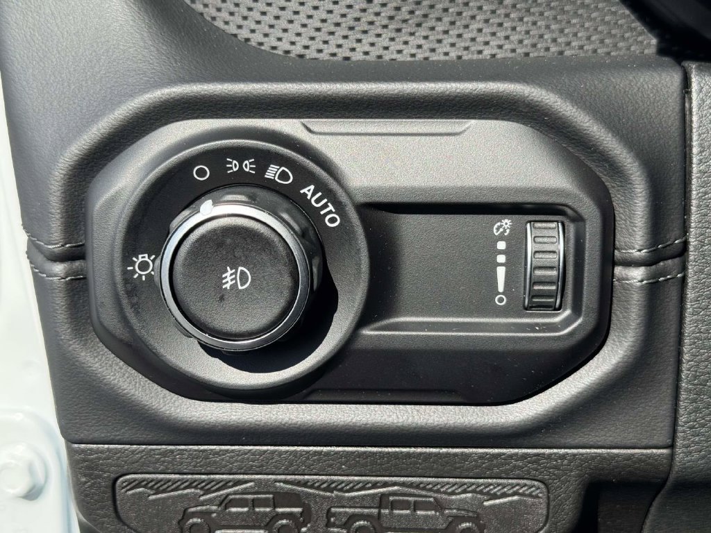 Used 2025 Jeep Wrangler Unlimited Rubicon w/ Safety Group AWD/4WD image 28