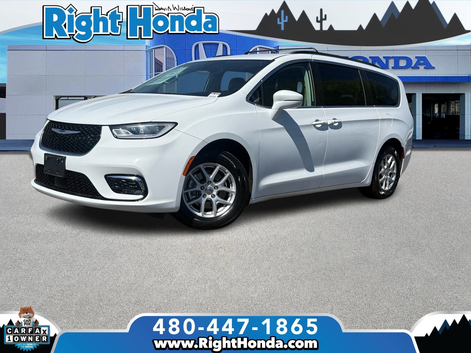 Used 2022 Chrysler Pacifica Touring-L image 1