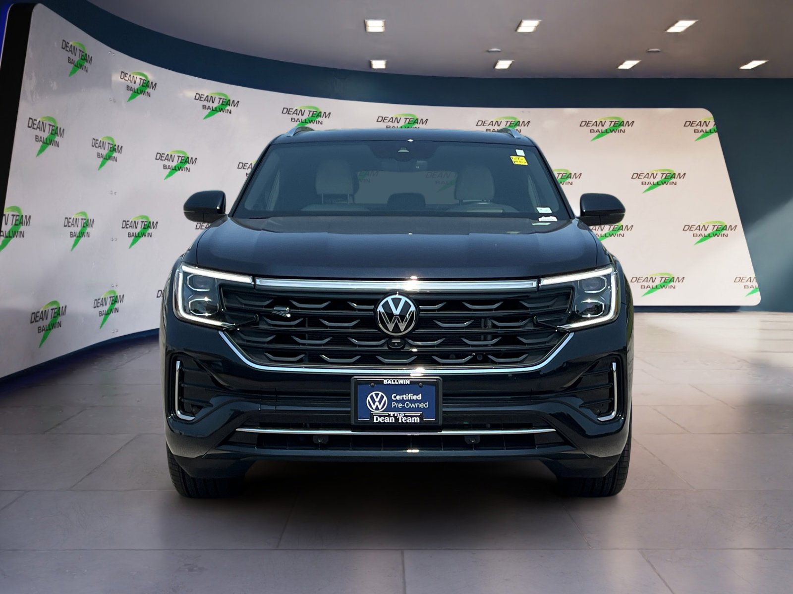 Certified 2025 Volkswagen Atlas Cross Sport SEL Premium R-Line image 2