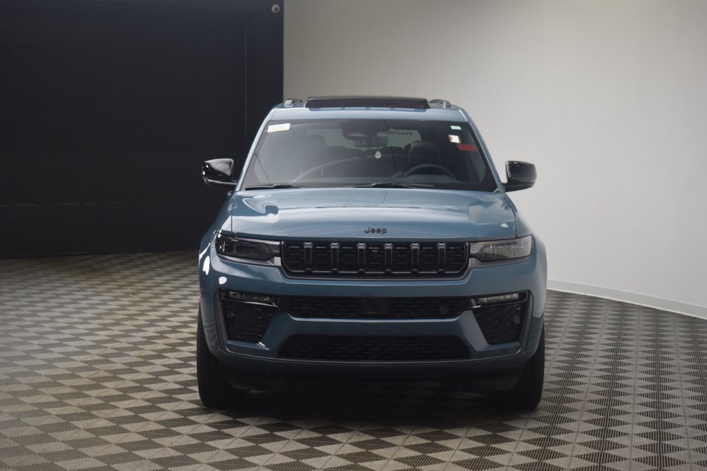 New 2027 Jeep Grand Cherokee L Limited AWD/4WD image 2