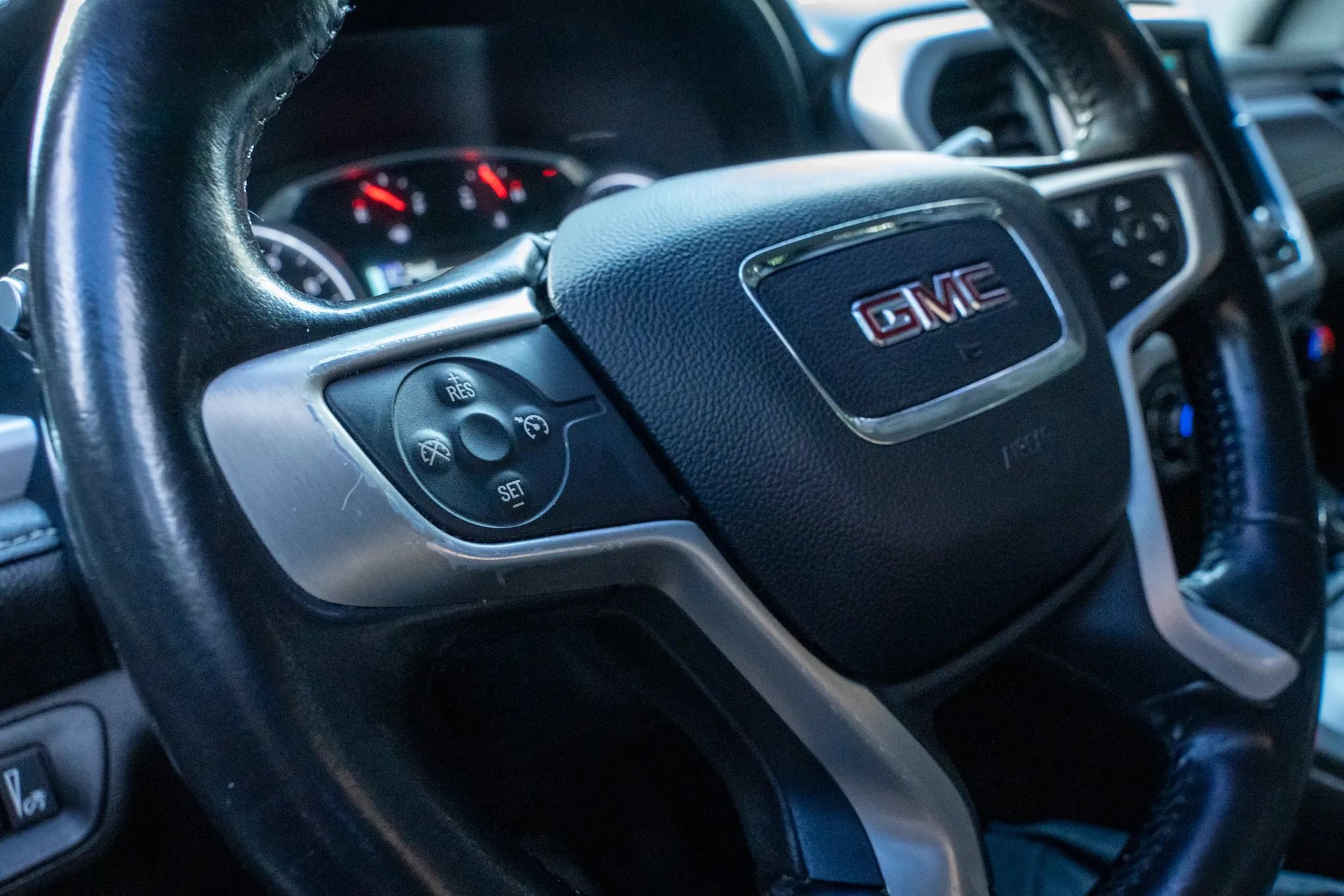 Used 2019 GMC Acadia SLT AWD/4WD image 27