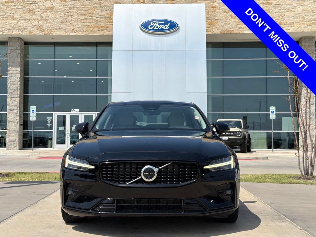 Used 2023 Volvo S60 B5 Plus AWD/4WD image 2