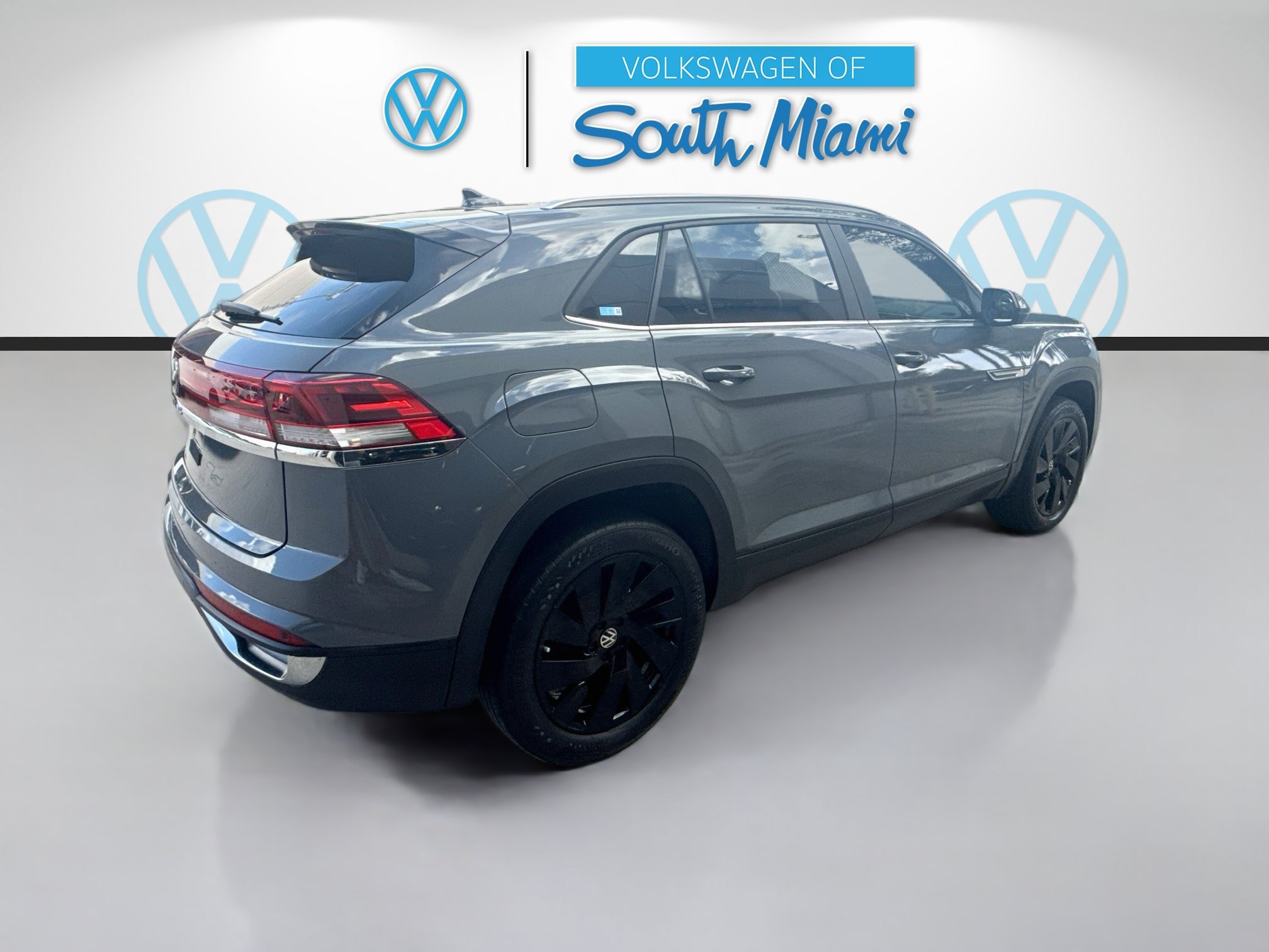 Certified 2024 Volkswagen Atlas Cross Sport SE FWD image 7