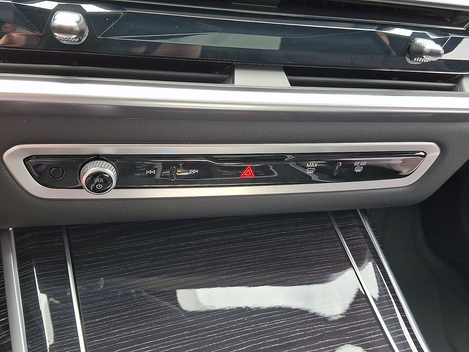 Used 2025 BMW X7 M60i w/ Executive Package AWD/4WD image 23