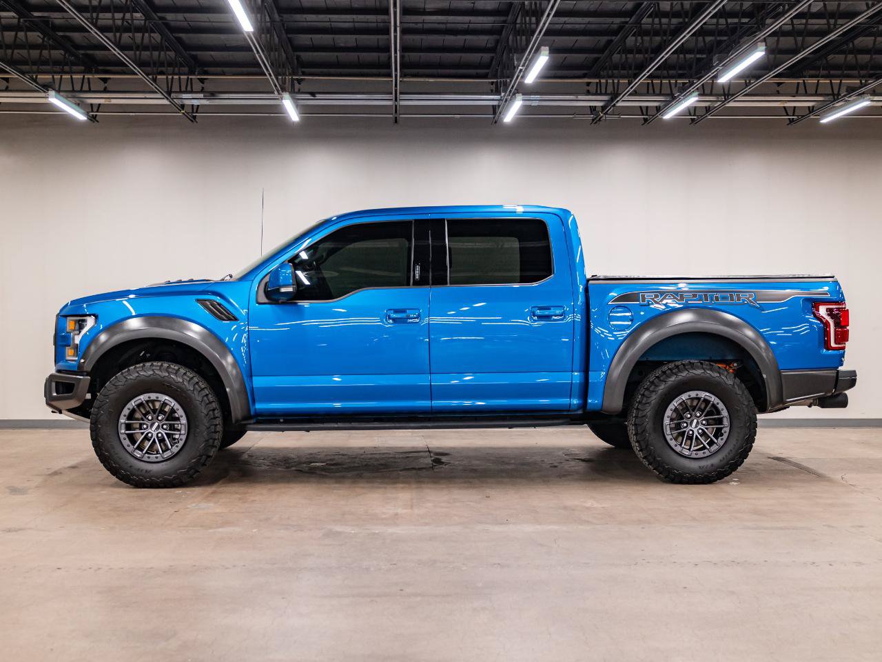 Used 2020 Ford F150 Raptor w/ Equipment Group 802A Luxury AWD/4WD image 2