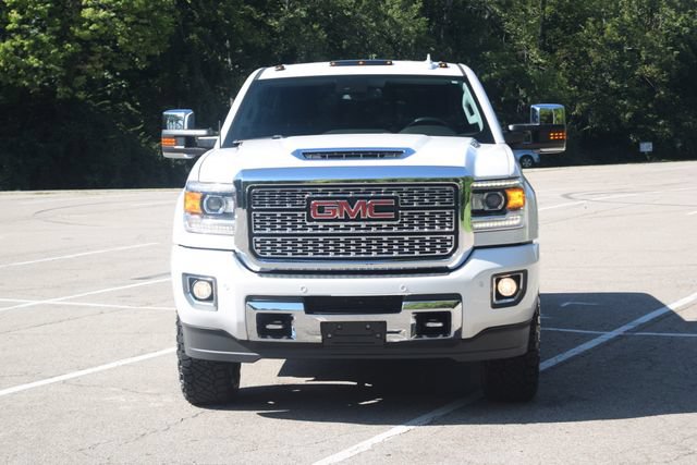 Used 2019 GMC Sierra 2500 Denali w/ Duramax Plus Package AWD/4WD image 19