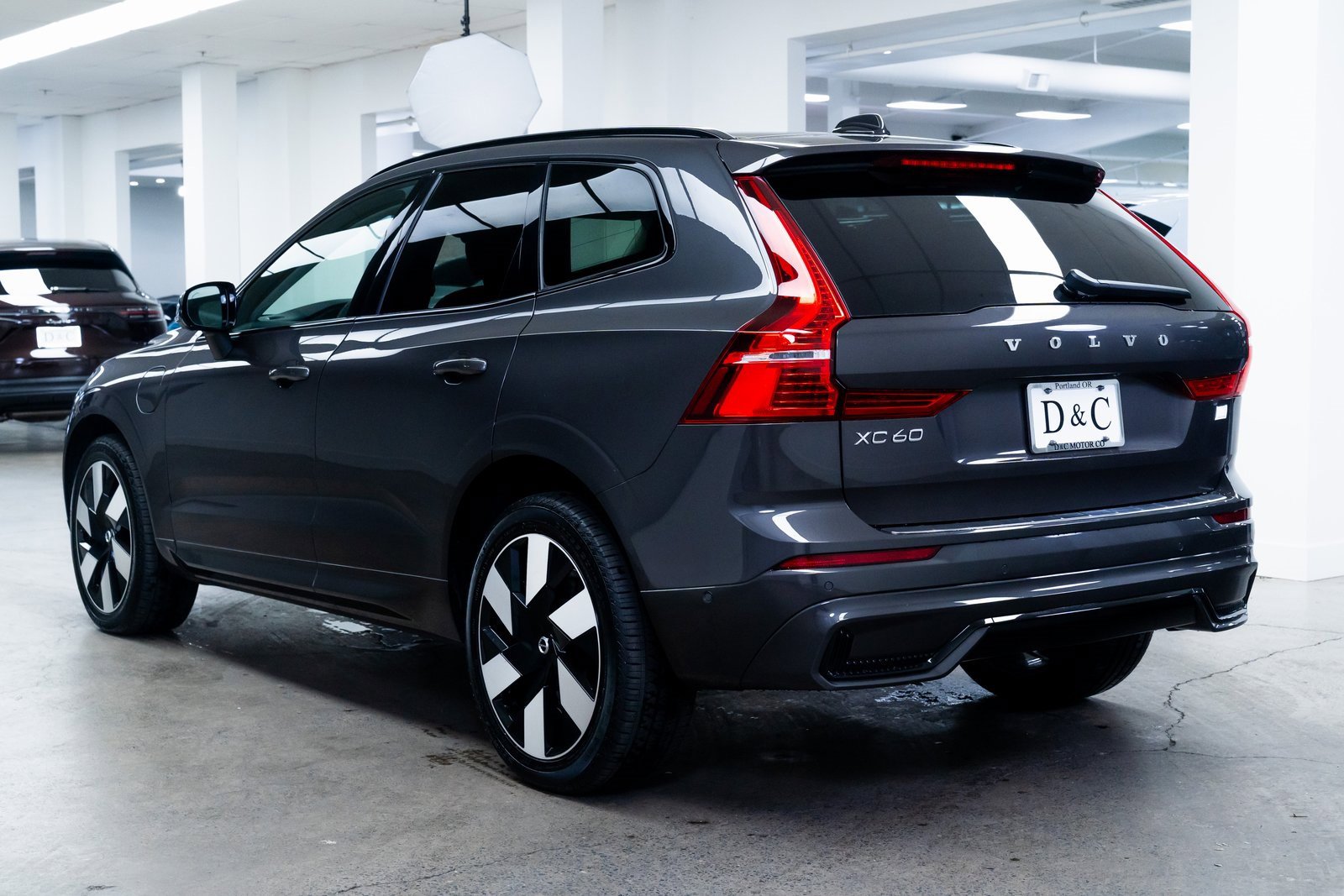 Used 2024 Volvo XC60 T8 Plus w/ Protection Package Premier image 4