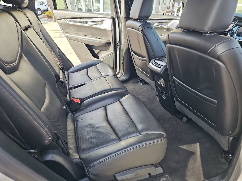 Used 2020 Cadillac XT6 Premium Luxury image 11