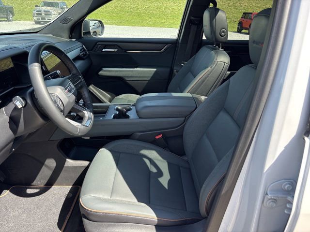 Used 2025 GMC Acadia AT4 image 17