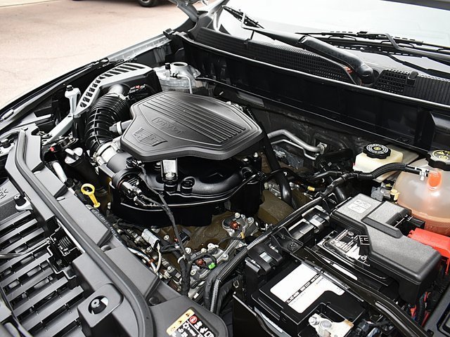 Used 2017 Cadillac XT5 Luxury w/ Driver Awareness Package image 15