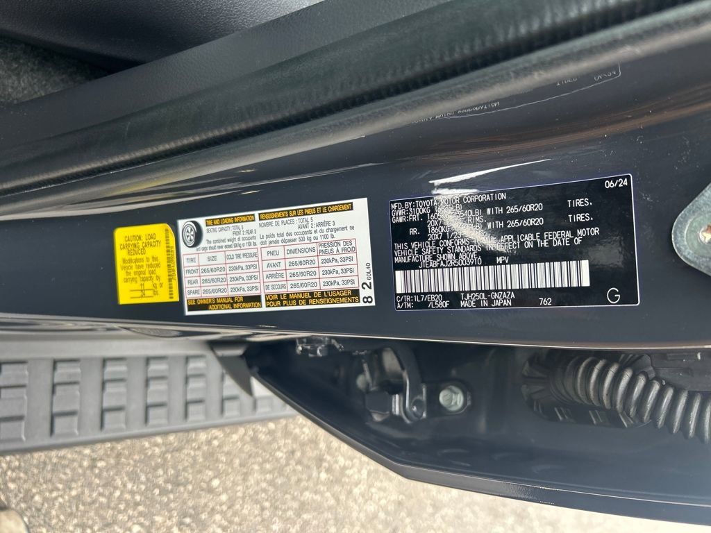 Used 2024 Toyota Land Cruiser image 33