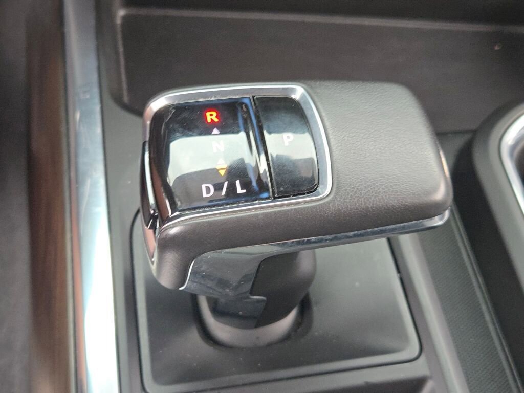Used 2022 GMC Sierra 1500 SLT w/ SLT Convenience Package AWD/4WD image 33