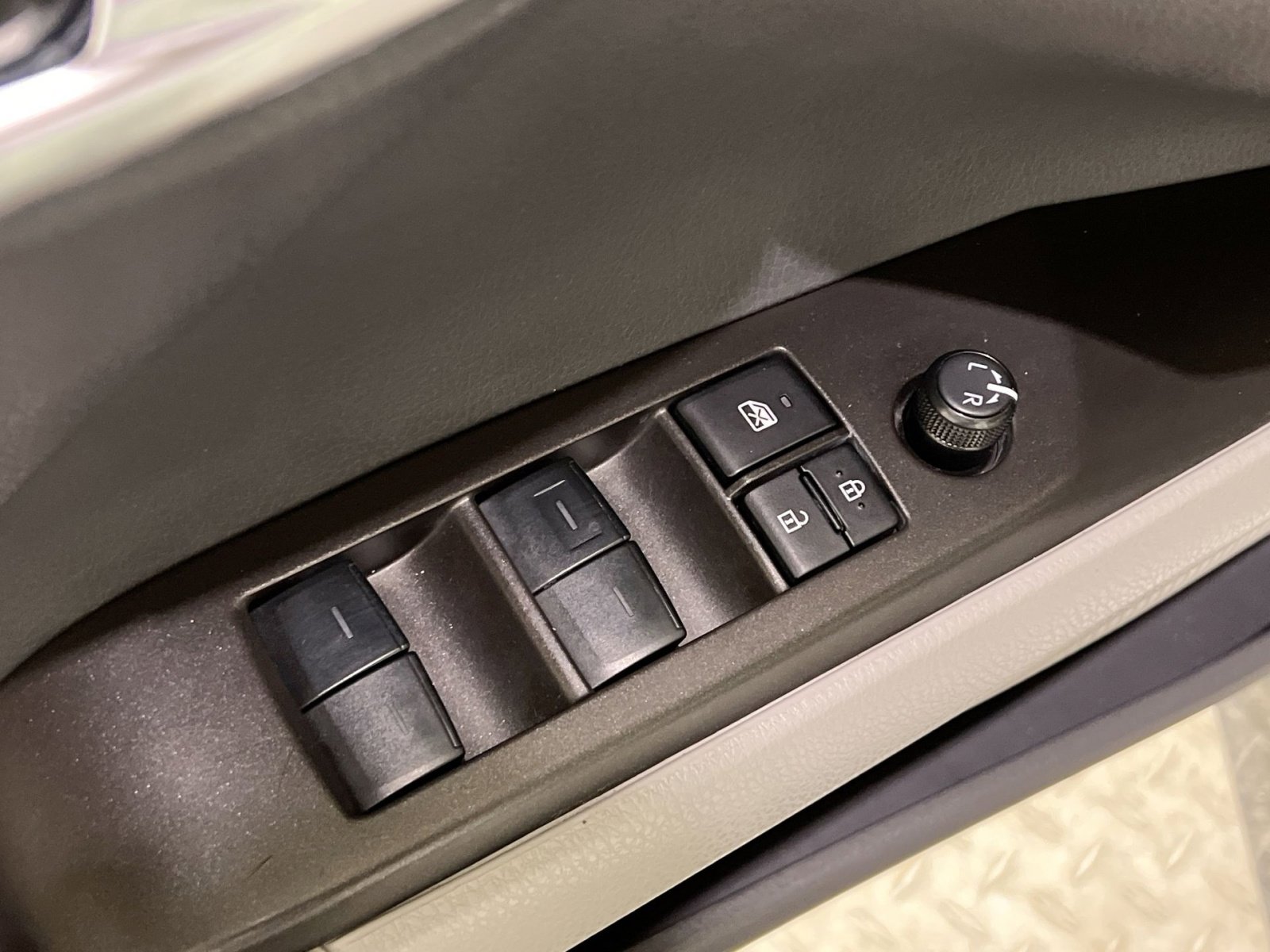 Used 2023 Toyota Camry SE image 29