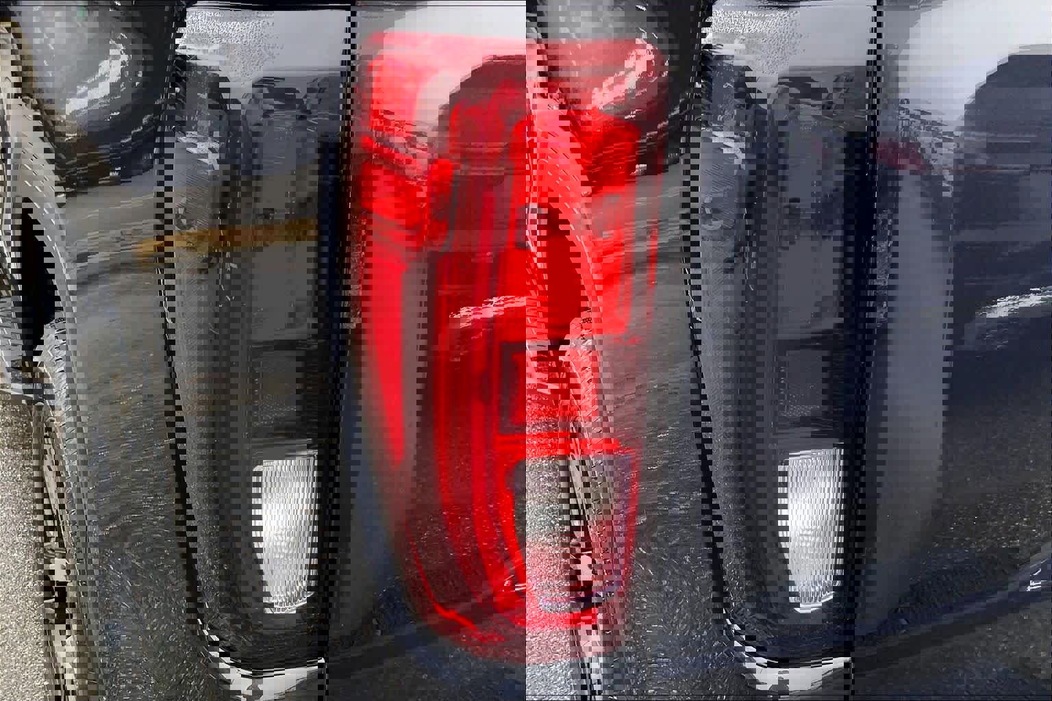 Used 2023 GMC Sierra 1500 Elevation image 27