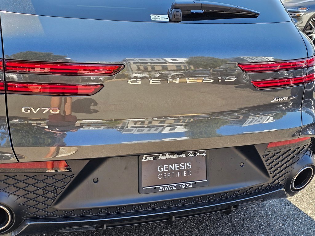 Used 2025 Genesis GV70 3.5T Sport image 25