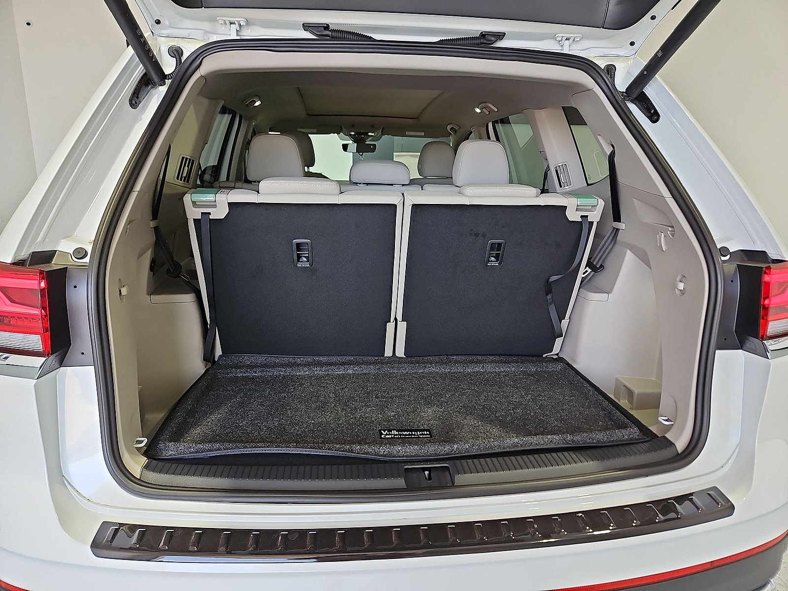New 2026 Volkswagen Atlas SE FWD image 13